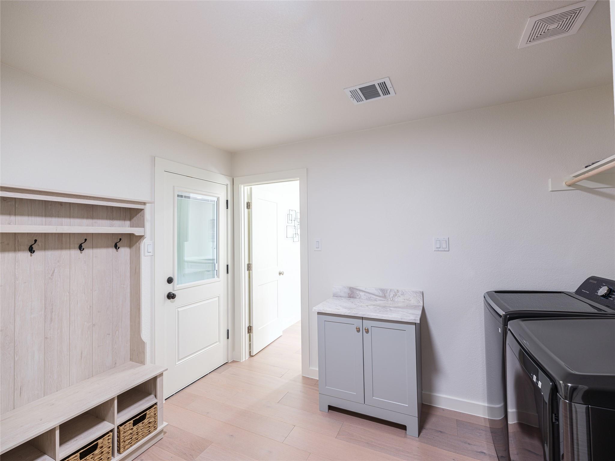 11224 Pickard LN