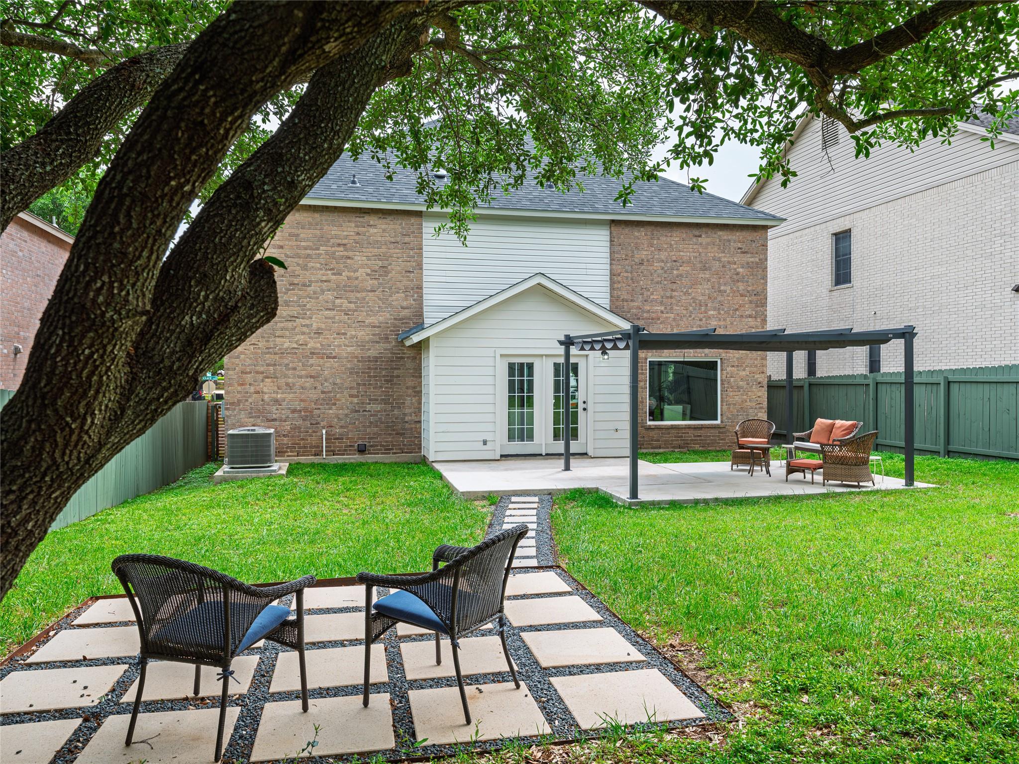 11224 Pickard LN