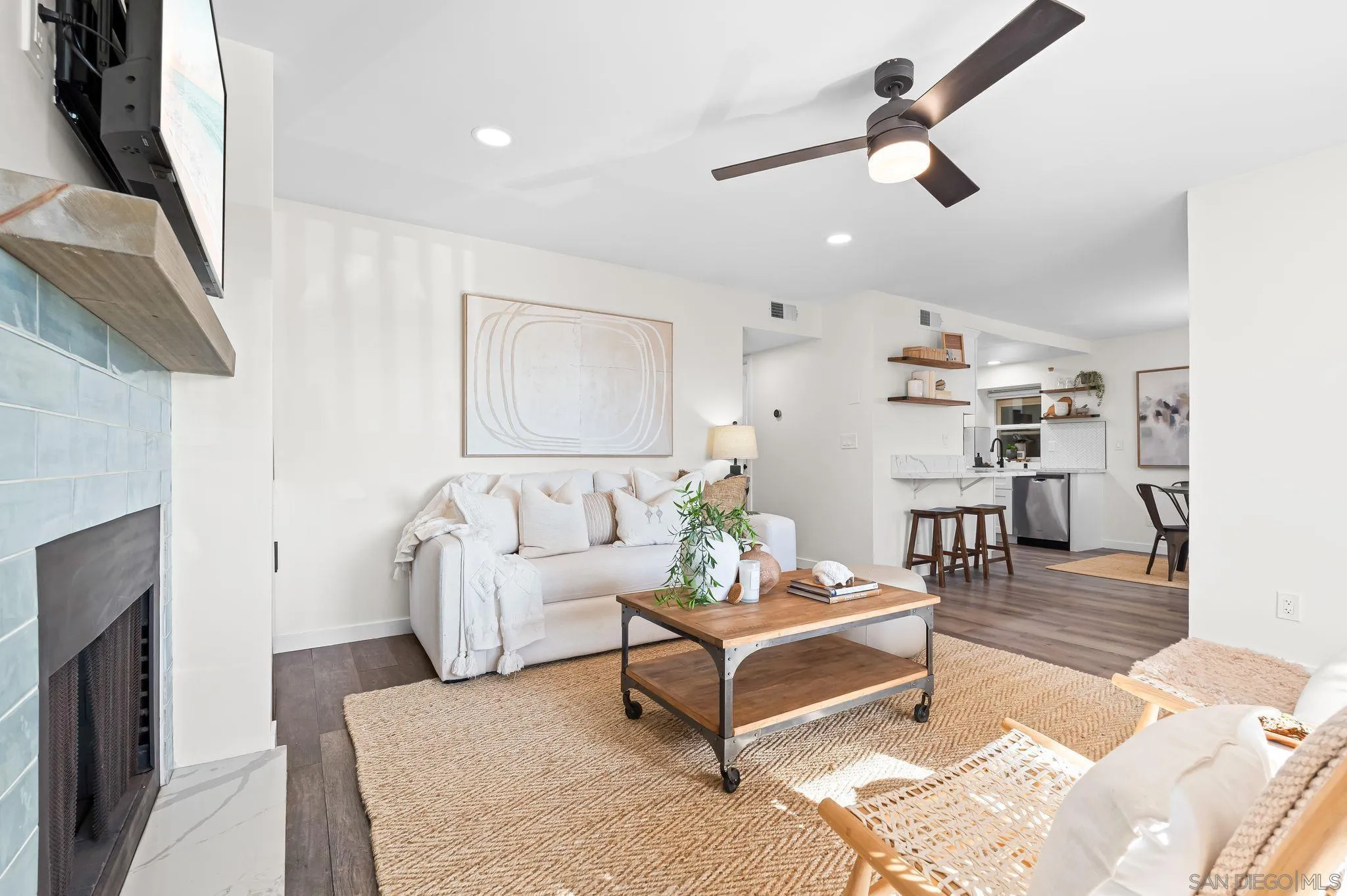 1324 S Pacific Unit 3