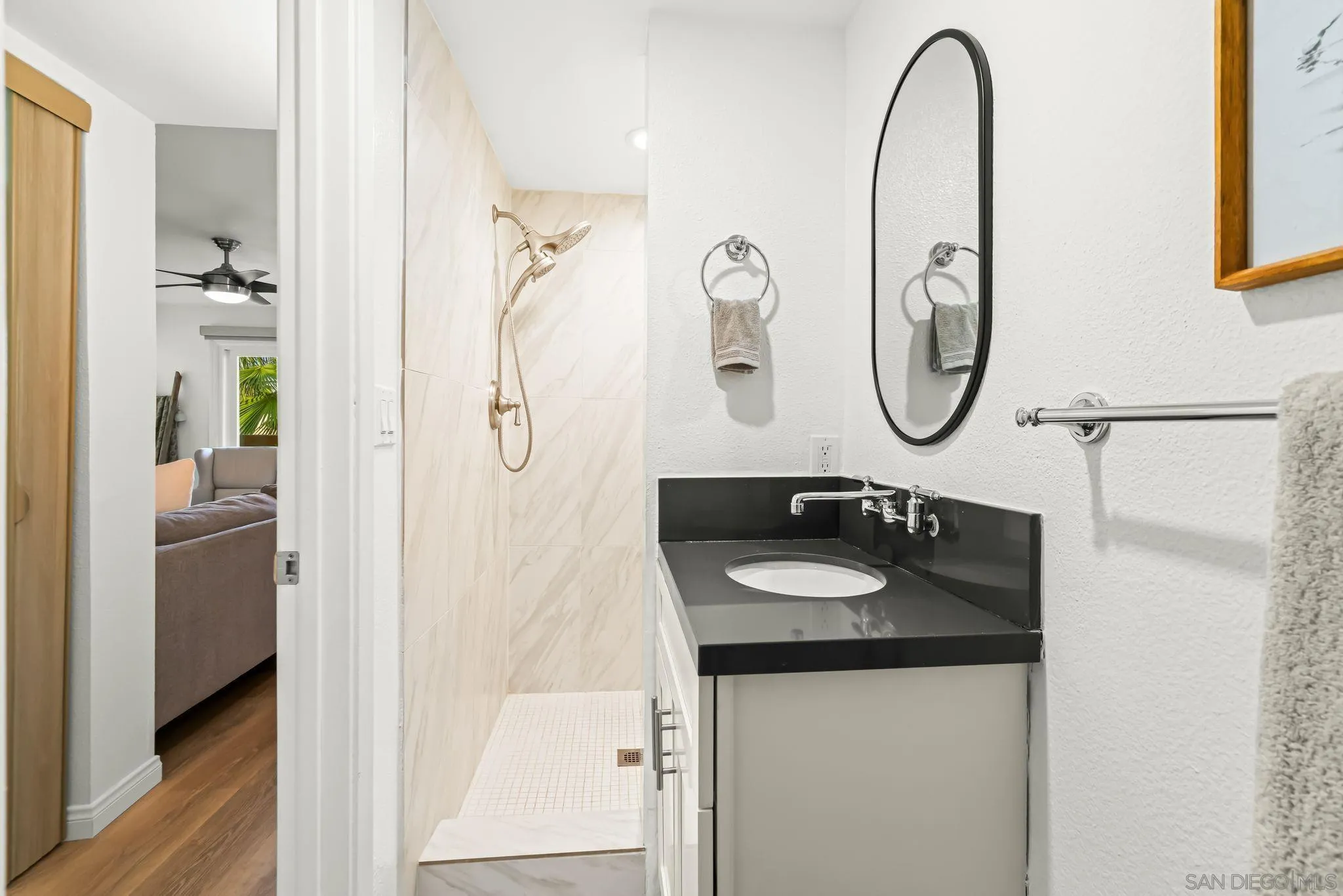 1324 S S Pacific St Unit 4