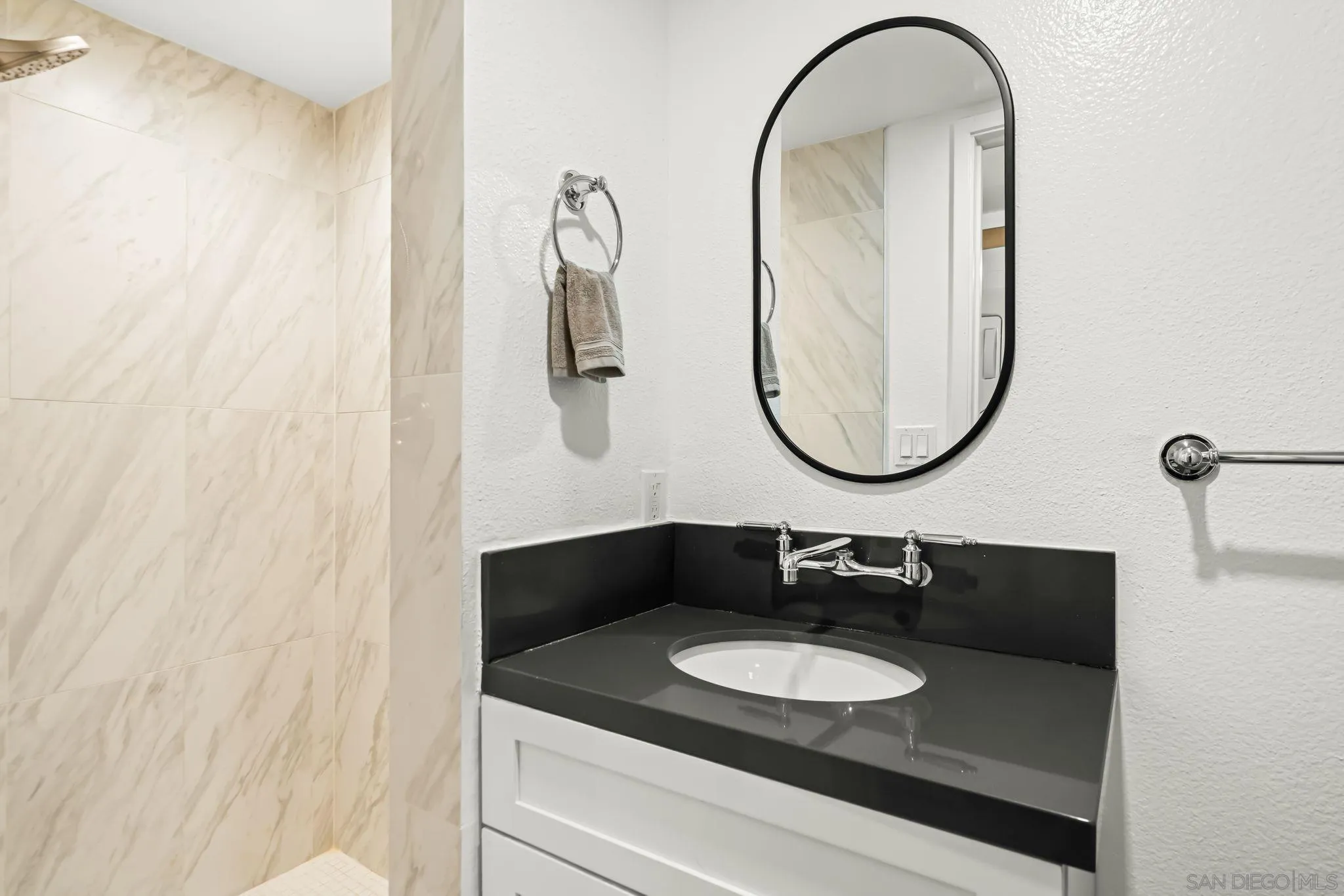 1324 S S Pacific St Unit 4