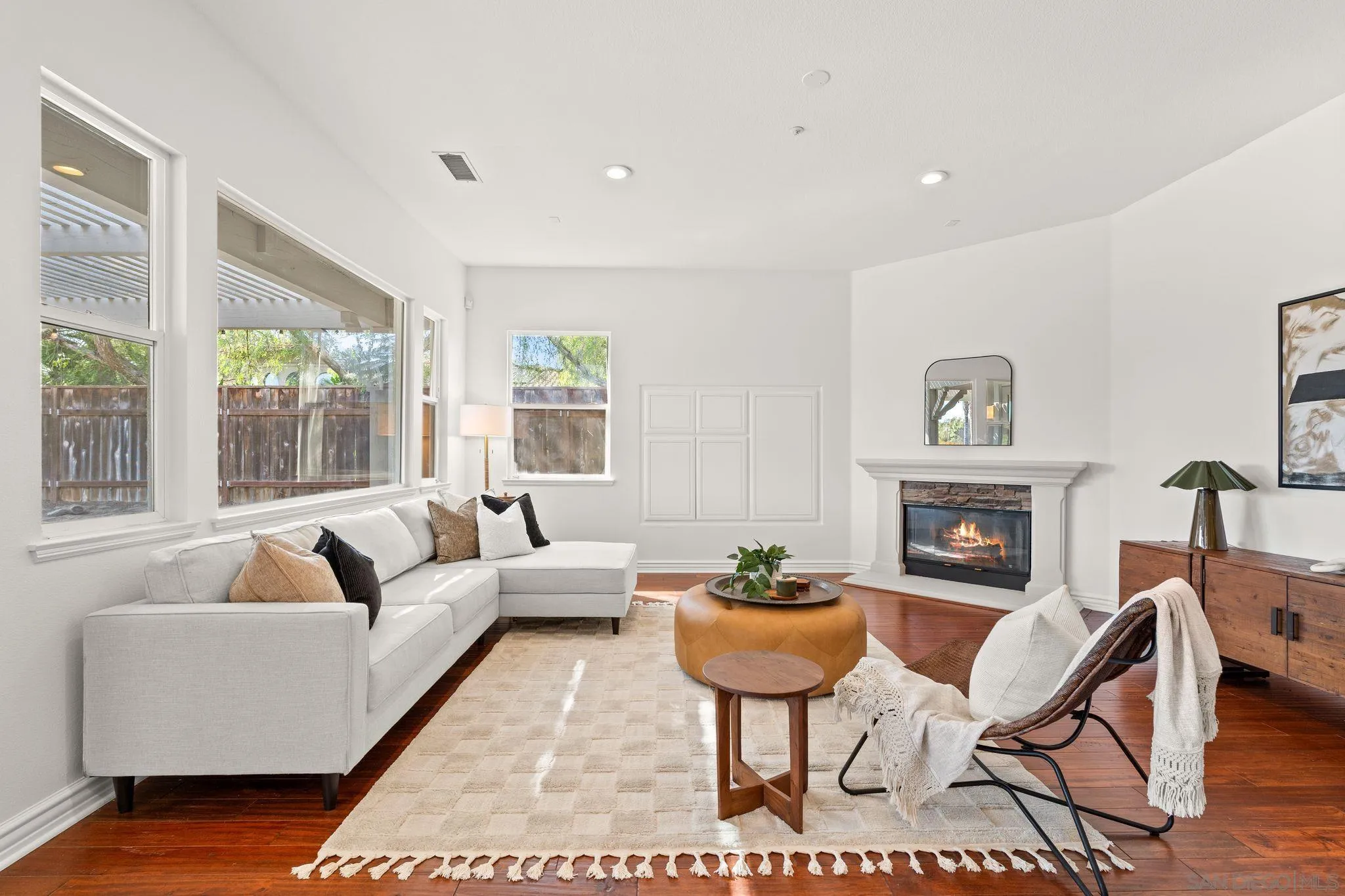 860 Calle Santa Cruz