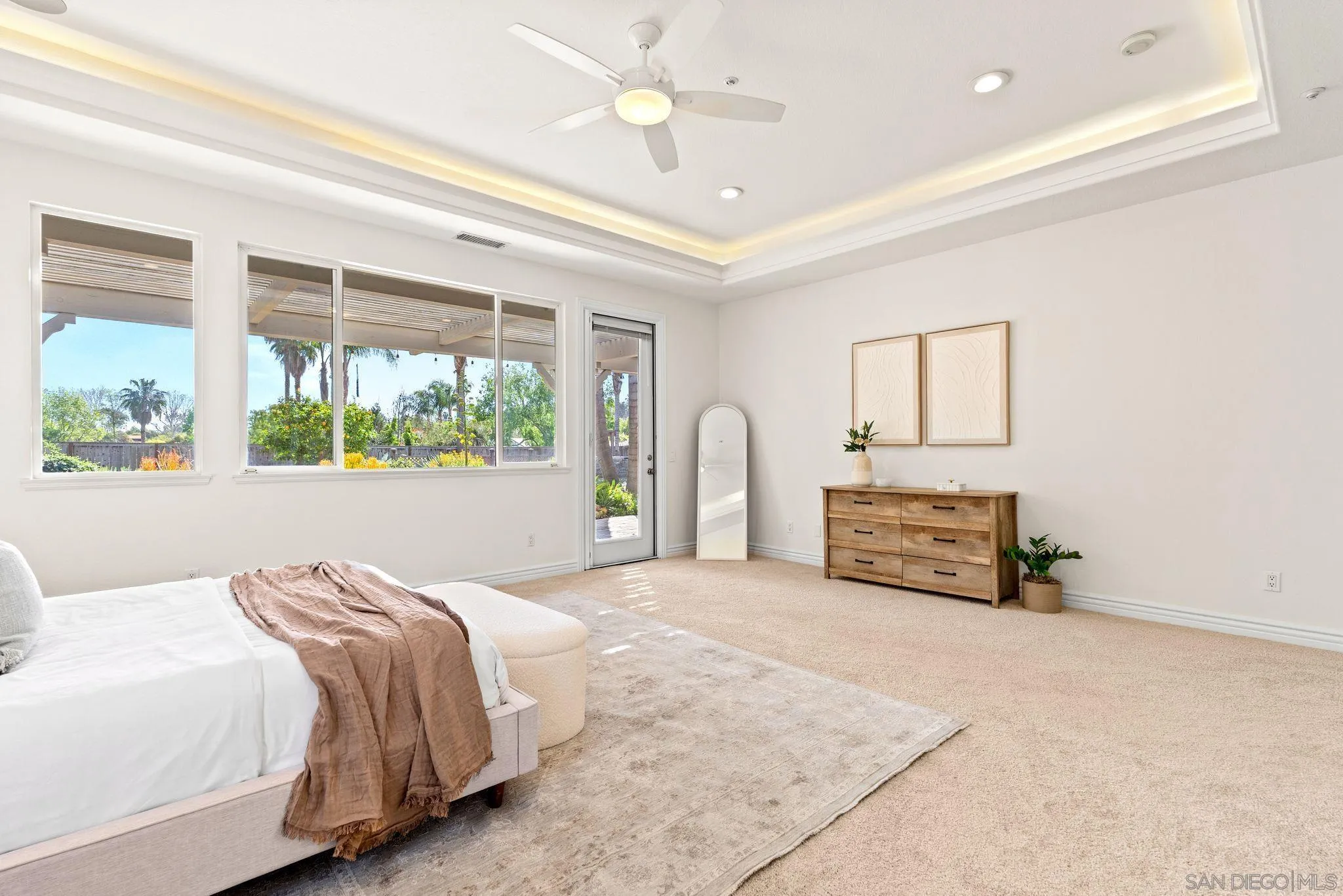 860 Calle Santa Cruz