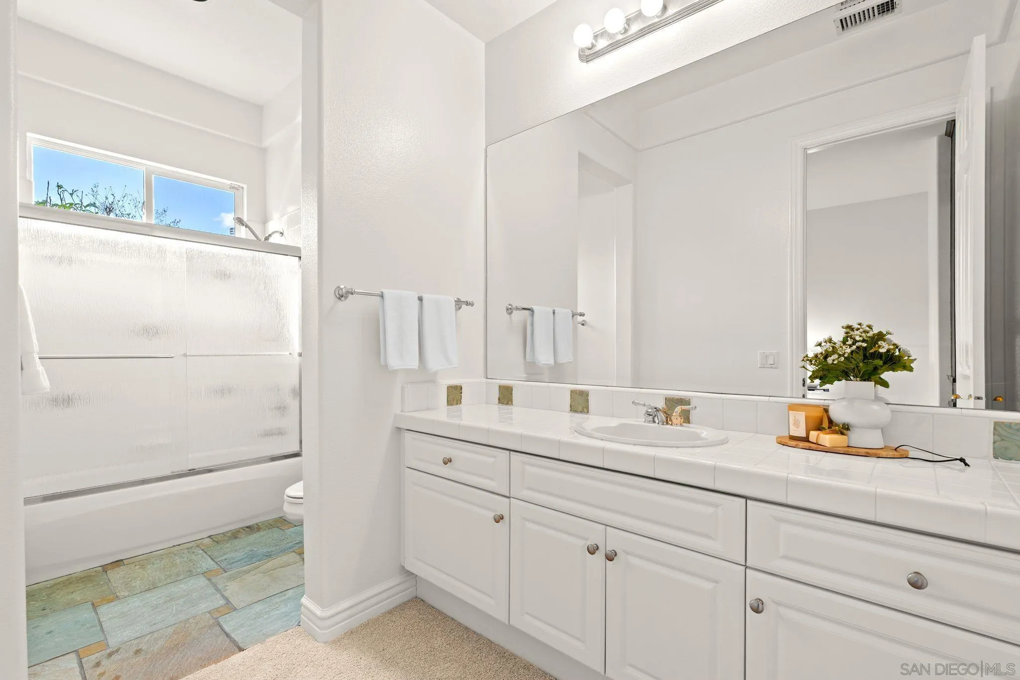 860 Calle Santa Cruz