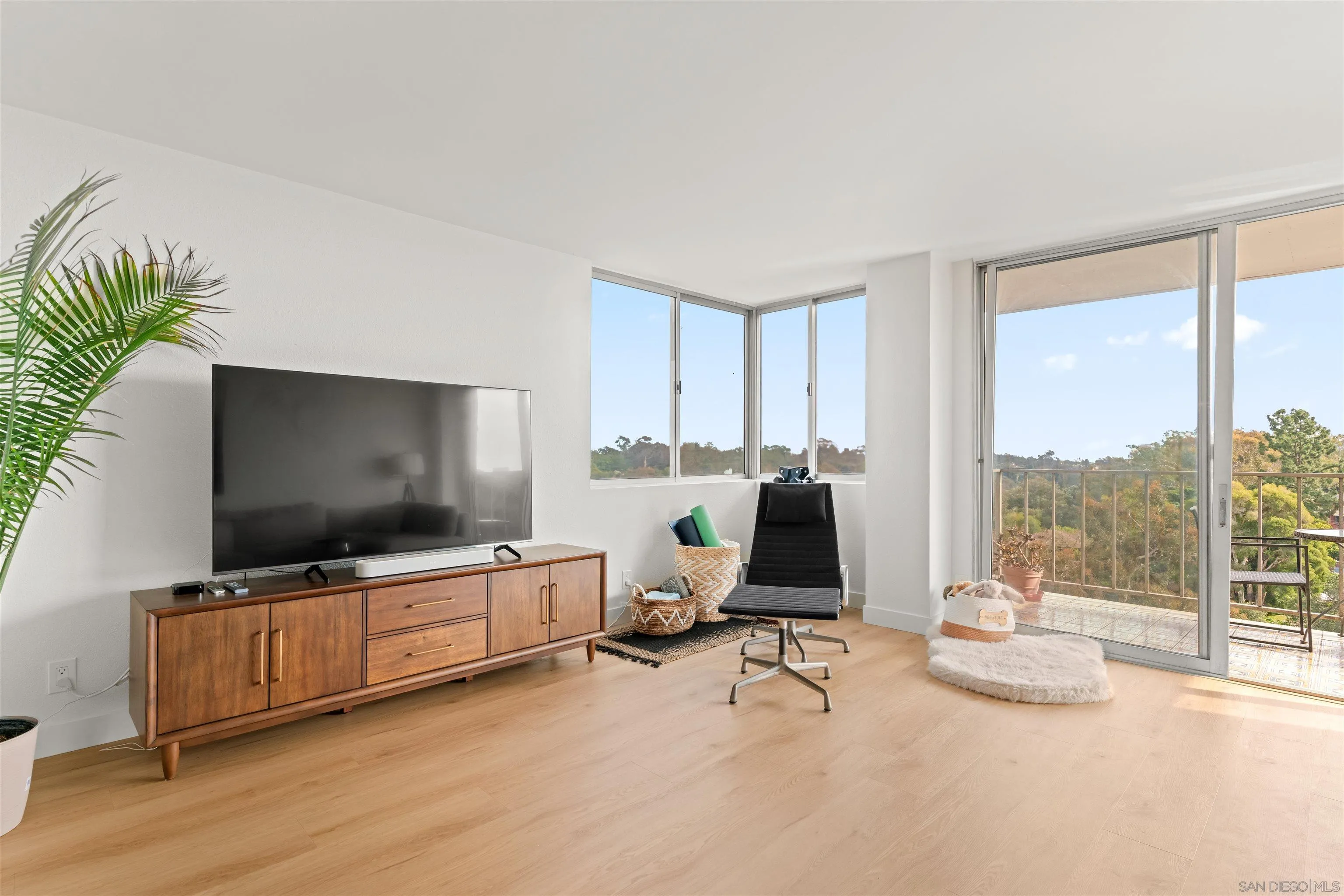 3635 7th Ave Unit 8a