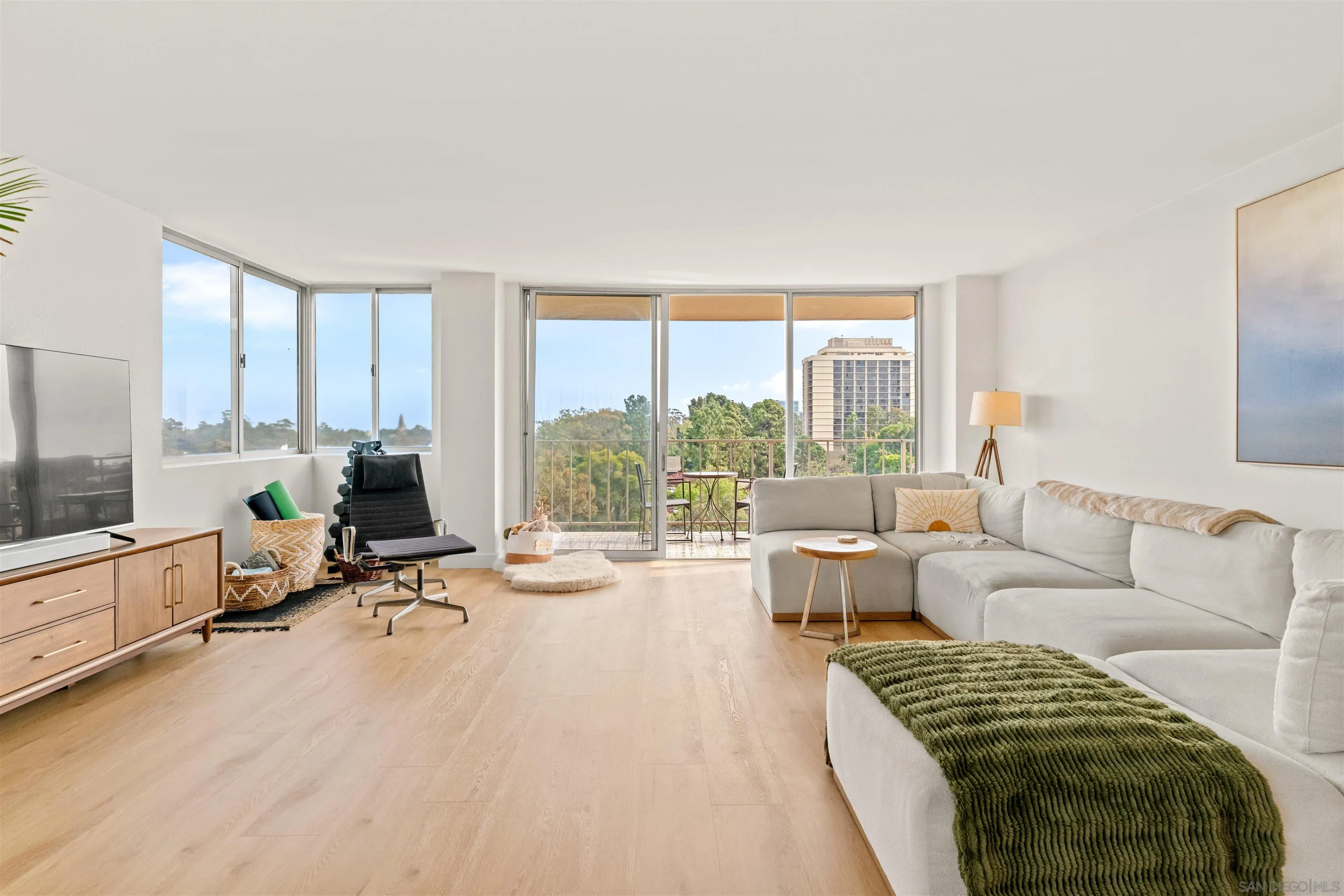 3635 7th Ave Unit 8a