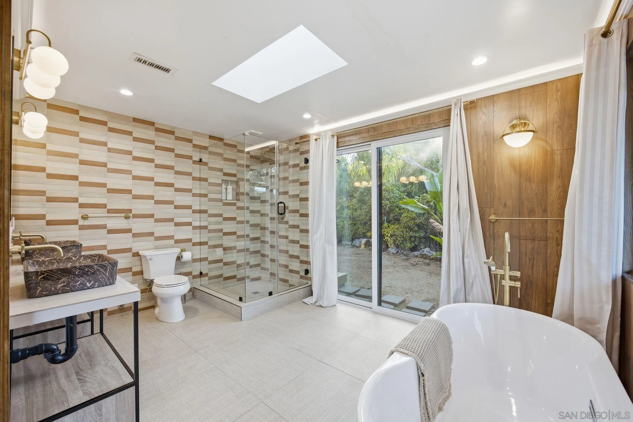 1010 Quail Creek