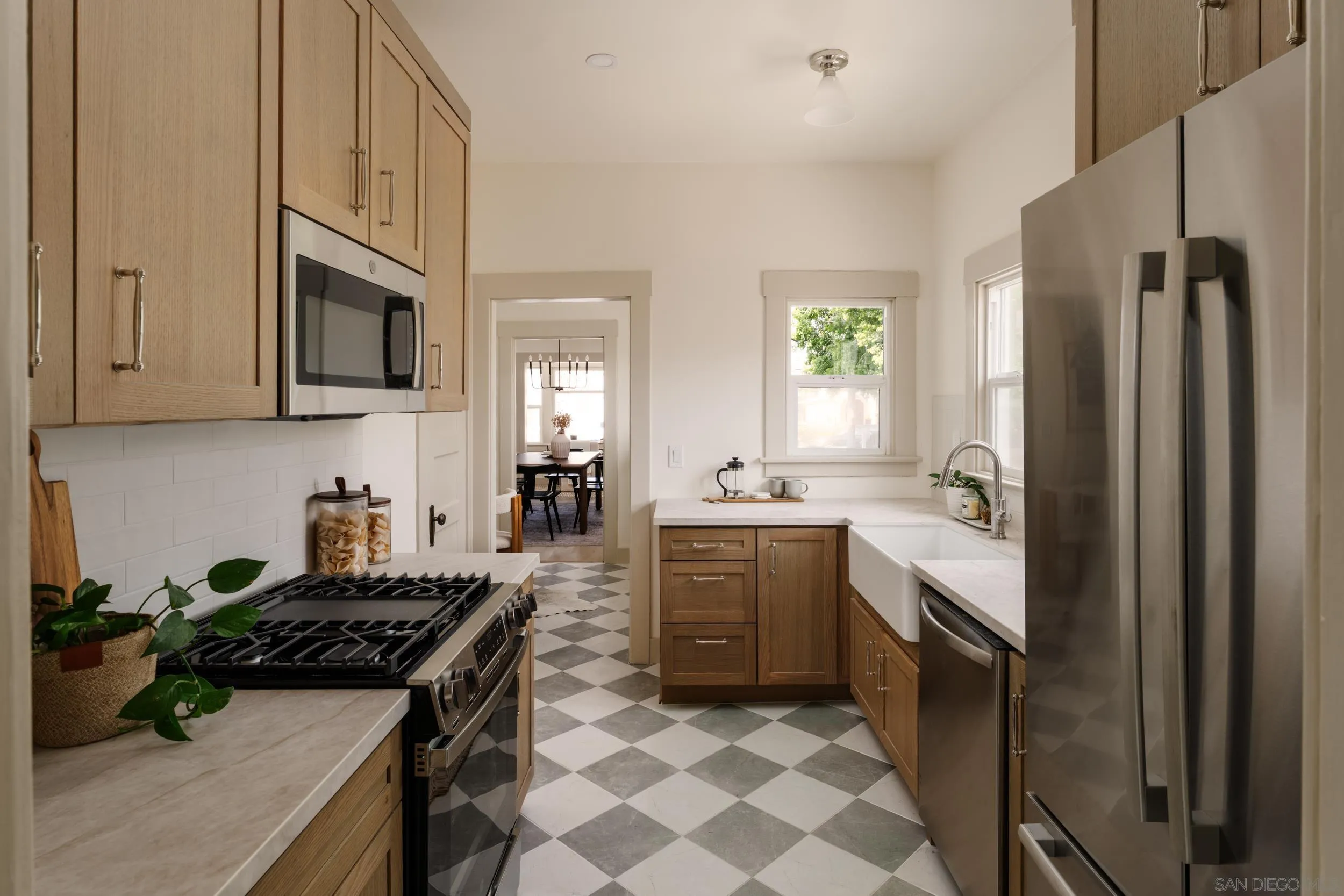 3677 Highland