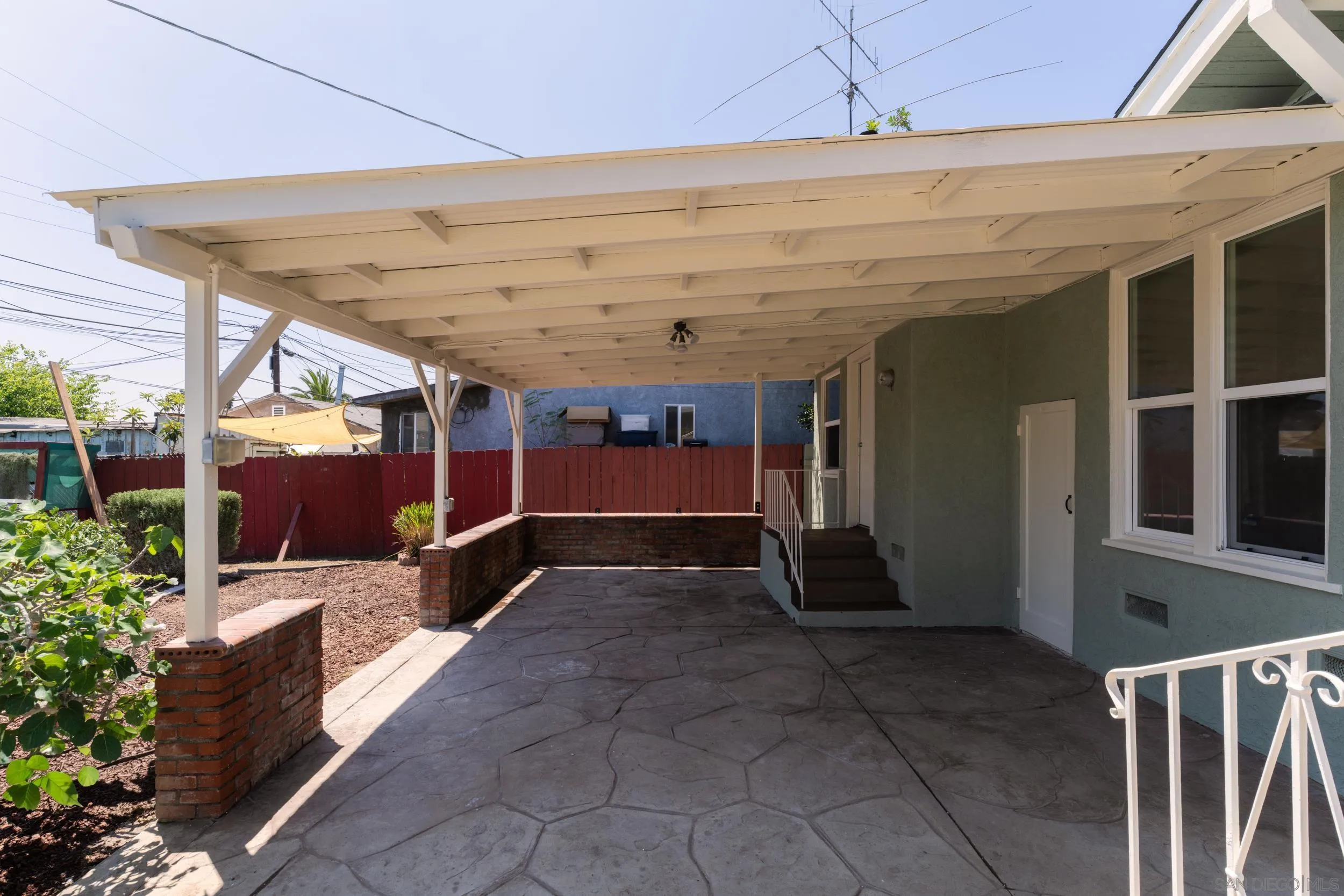 3677 Highland