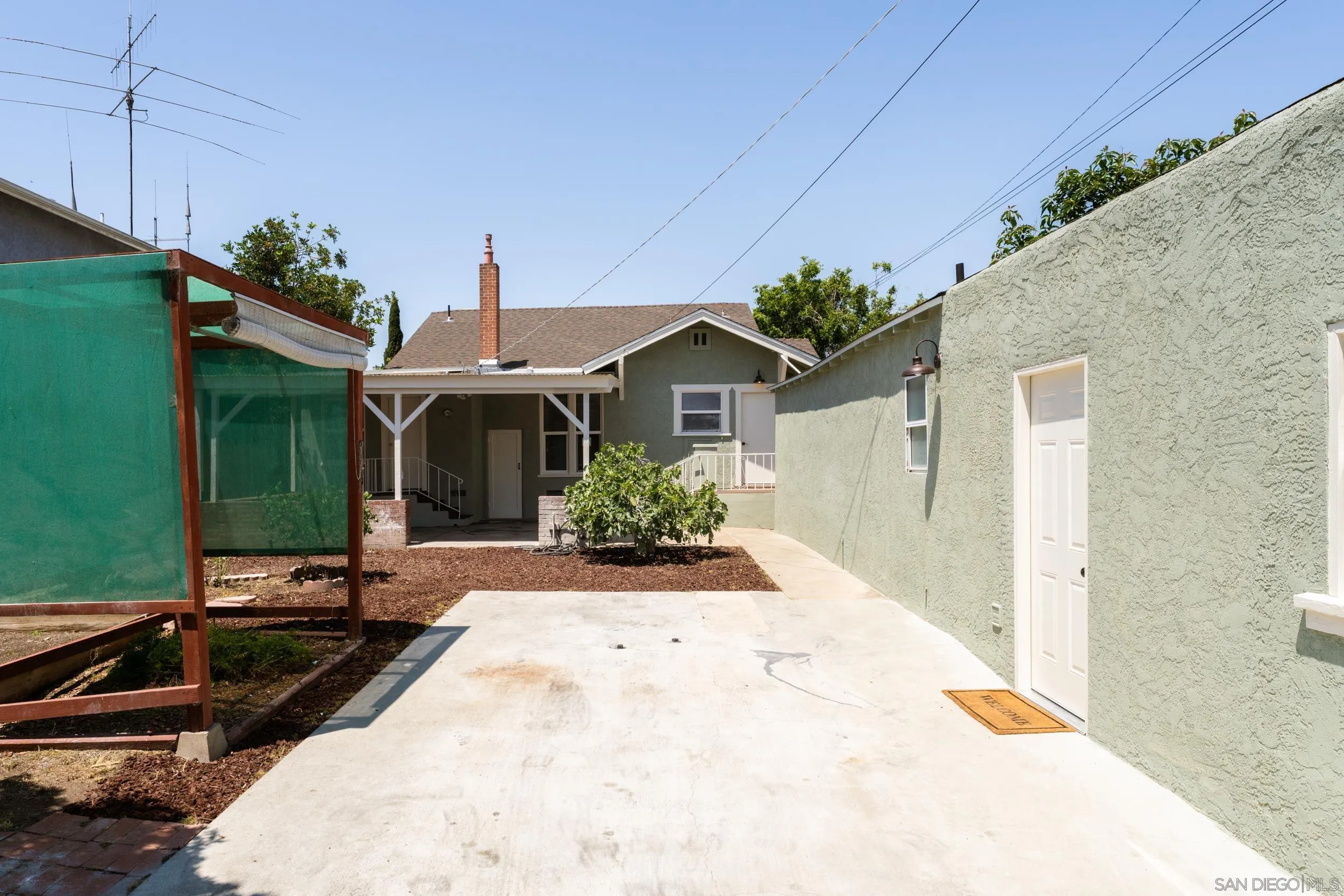 3677 Highland