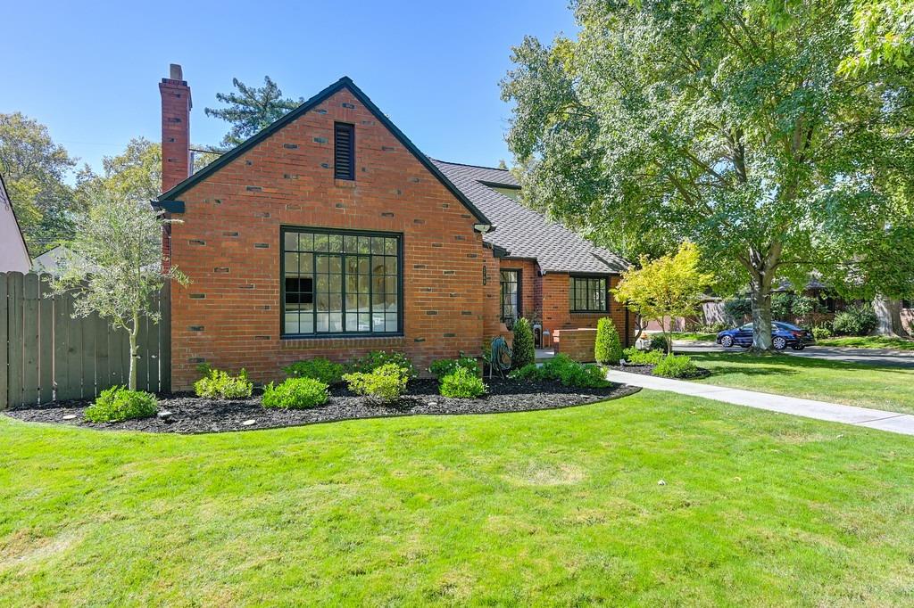 2768 Land Park Drive