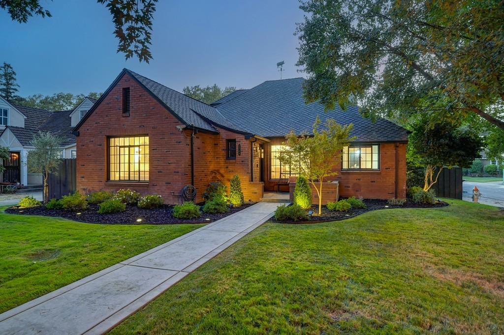 2768 Land Park Drive