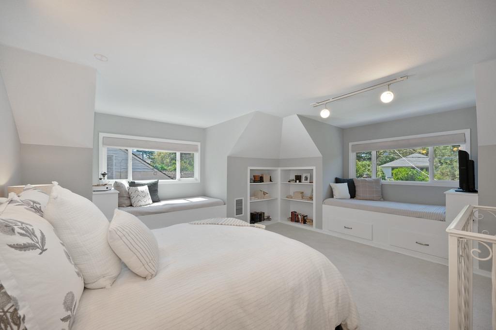 2768 Land Park Drive