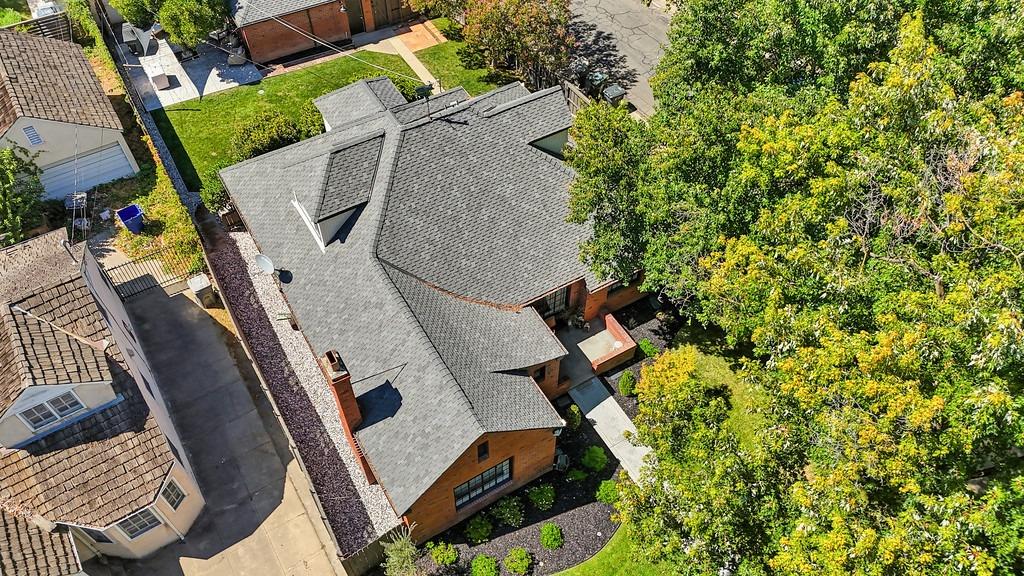 2768 Land Park Drive