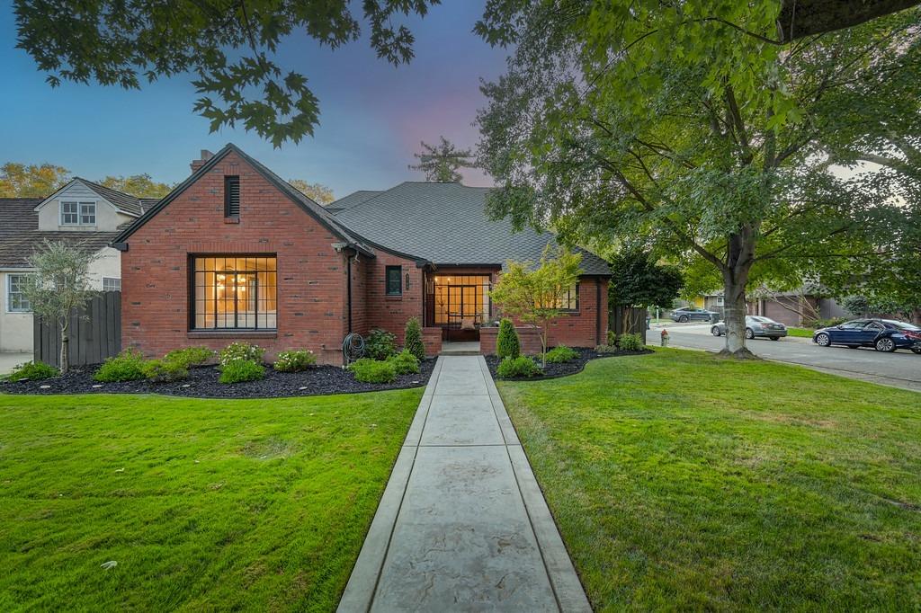 2768 Land Park Drive