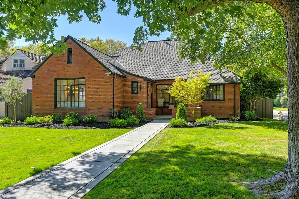 2768 Land Park Drive