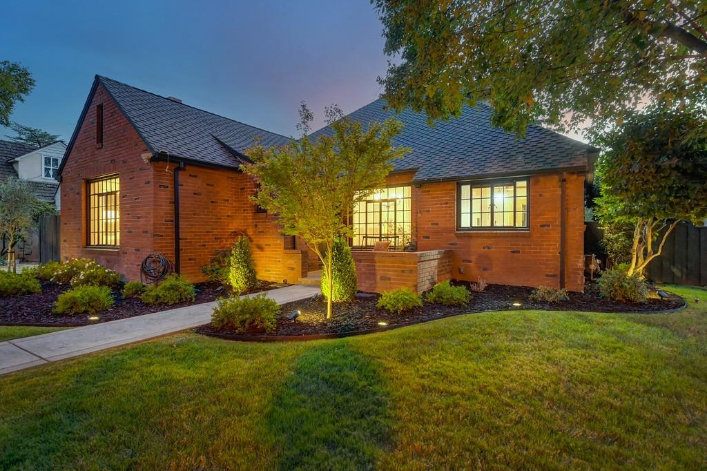 2768 Land Park Drive