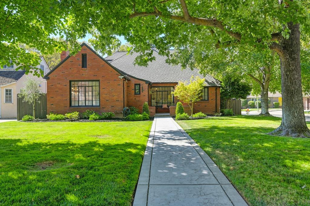 2768 Land Park Drive