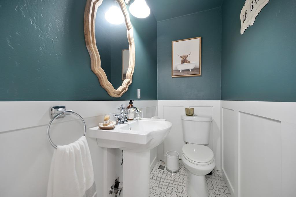 2768 Land Park Drive