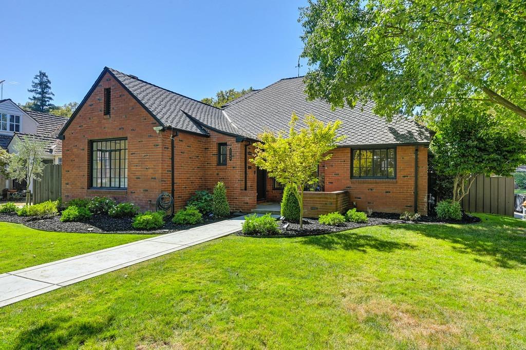 2768 Land Park Drive