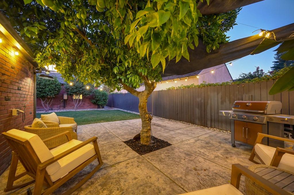 2768 Land Park Drive