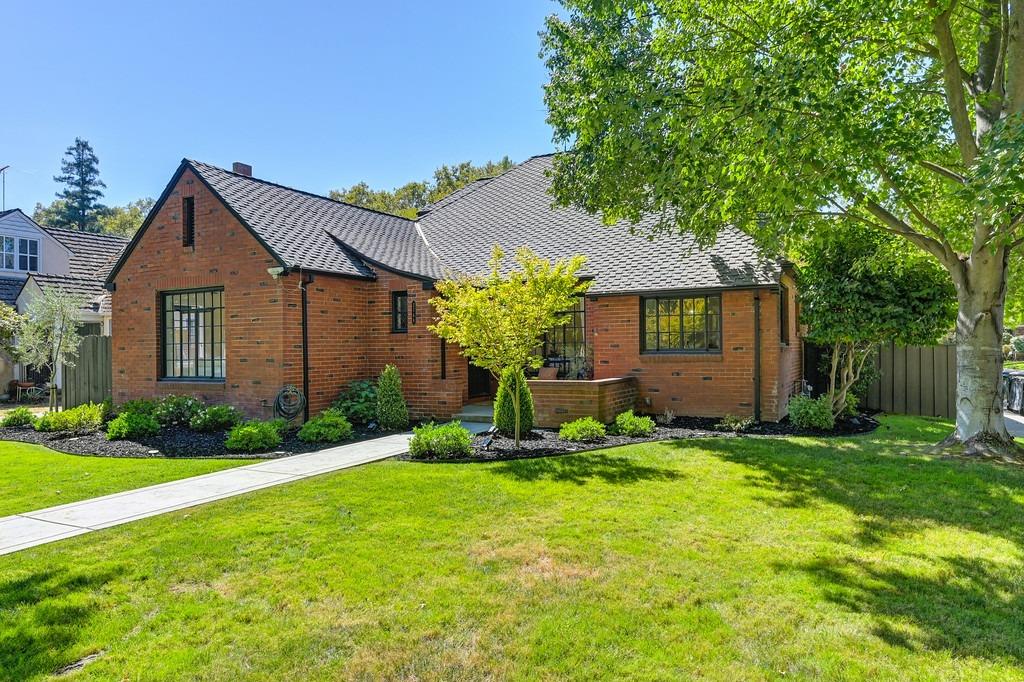 2768 Land Park Drive