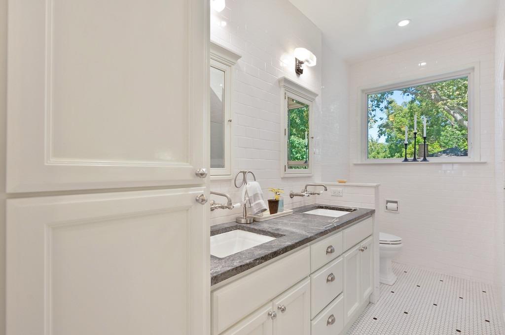 2768 Land Park Drive