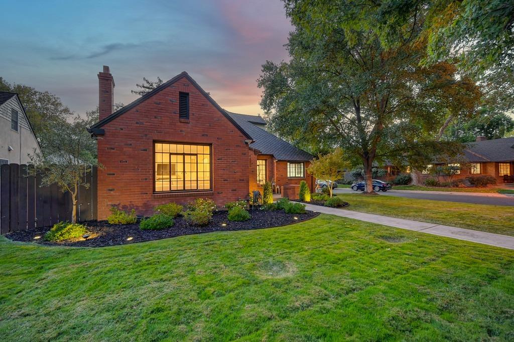 2768 Land Park Drive