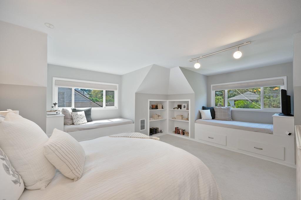 2768 Land Park Drive