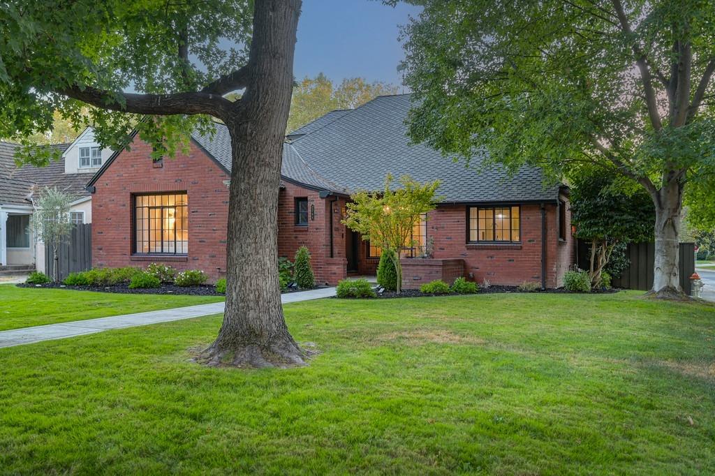 2768 Land Park Drive