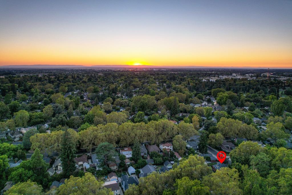 2768 Land Park Drive