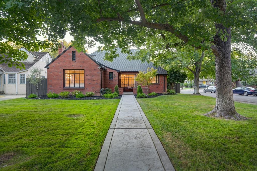 2768 Land Park Drive