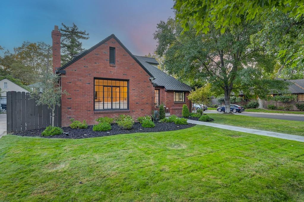 2768 Land Park Drive