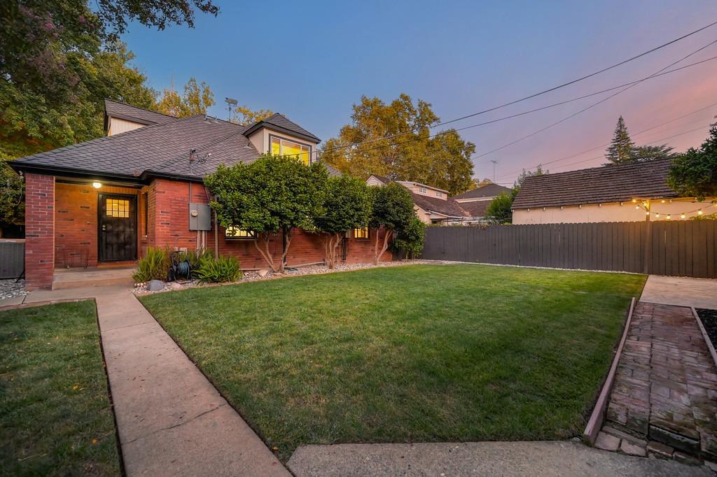 2768 Land Park Drive