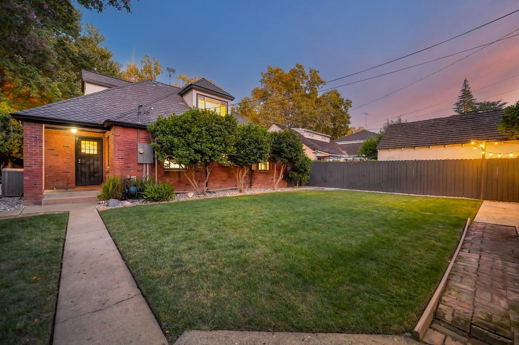 2768 Land Park Drive