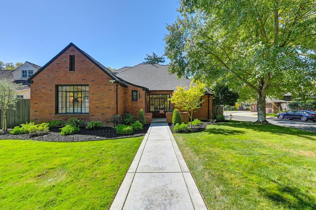 2768 Land Park Drive