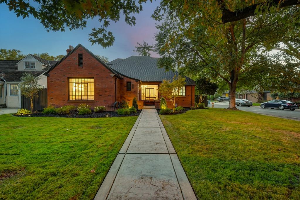 2768 Land Park Drive