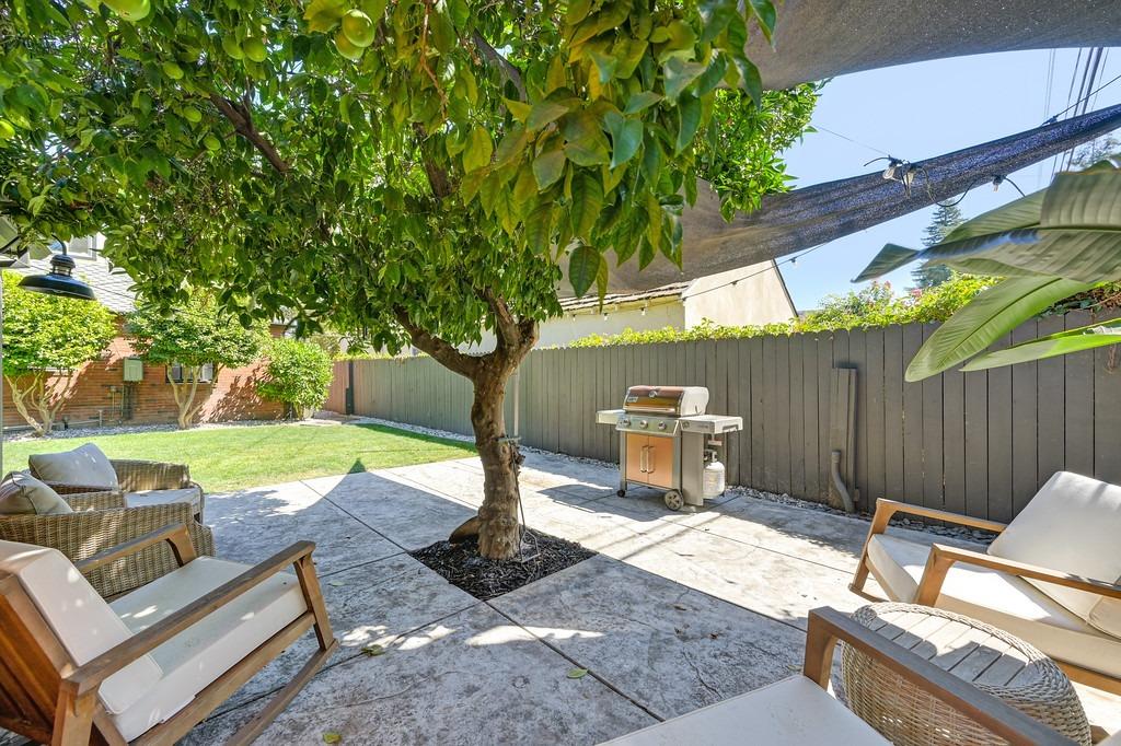 2768 Land Park Drive