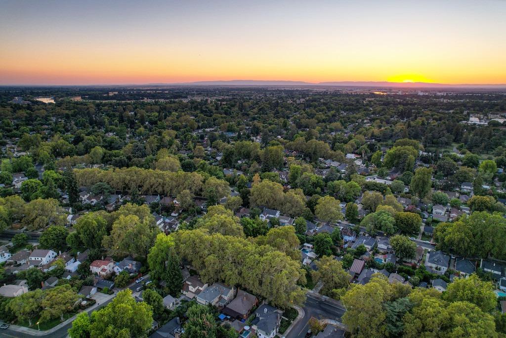 2768 Land Park Drive