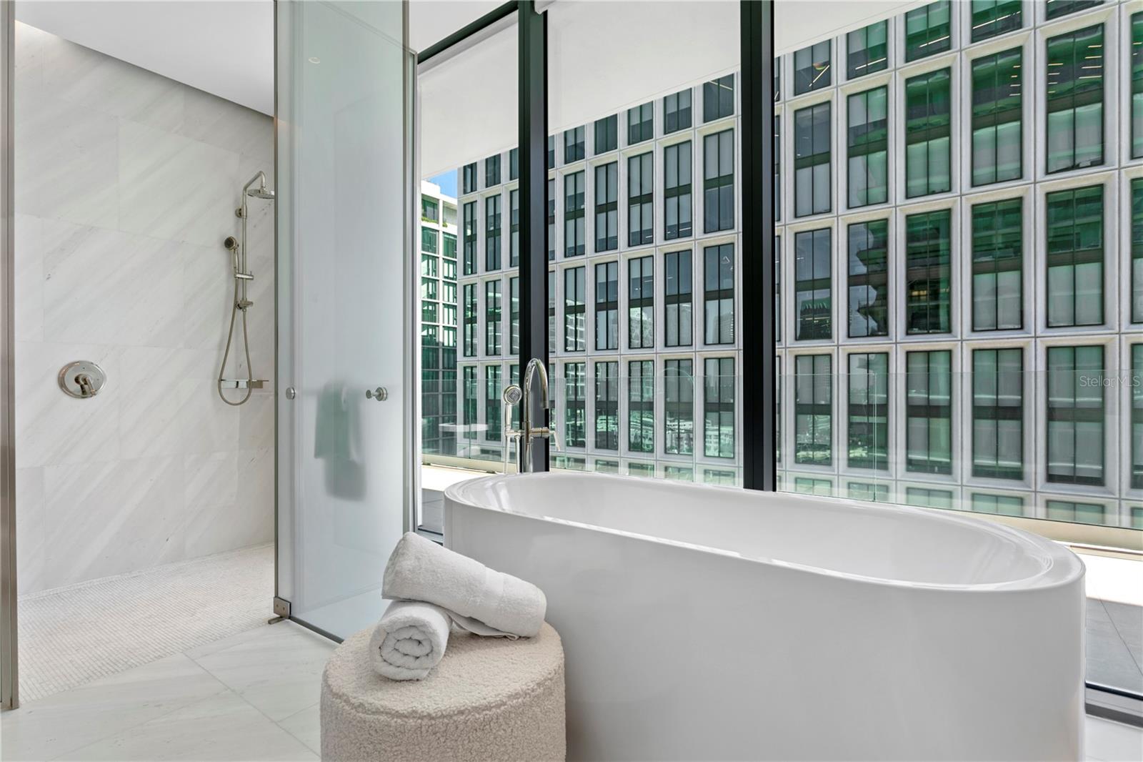 1000 WATER ST #1402