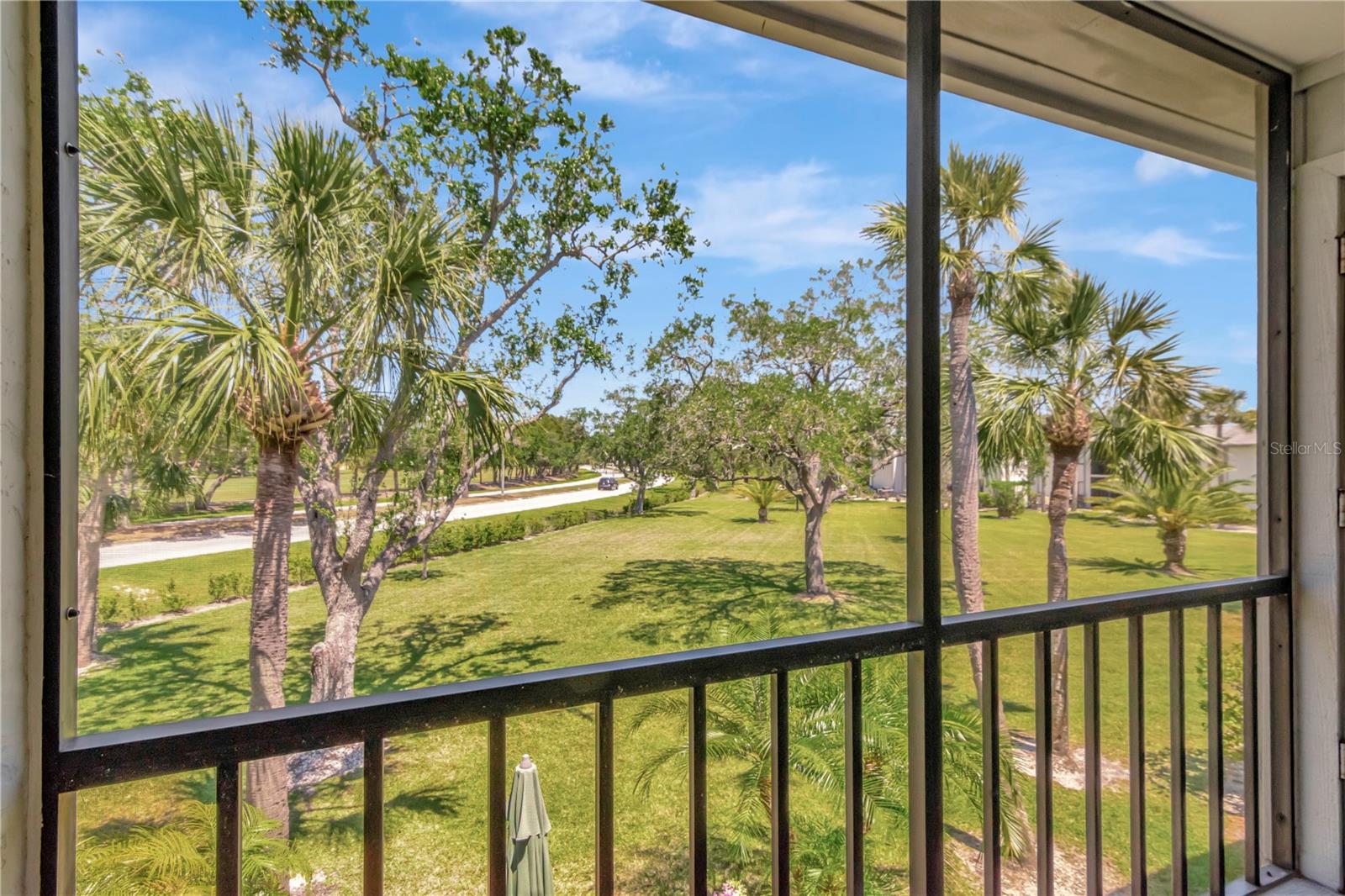 112 W CYPRESS CT