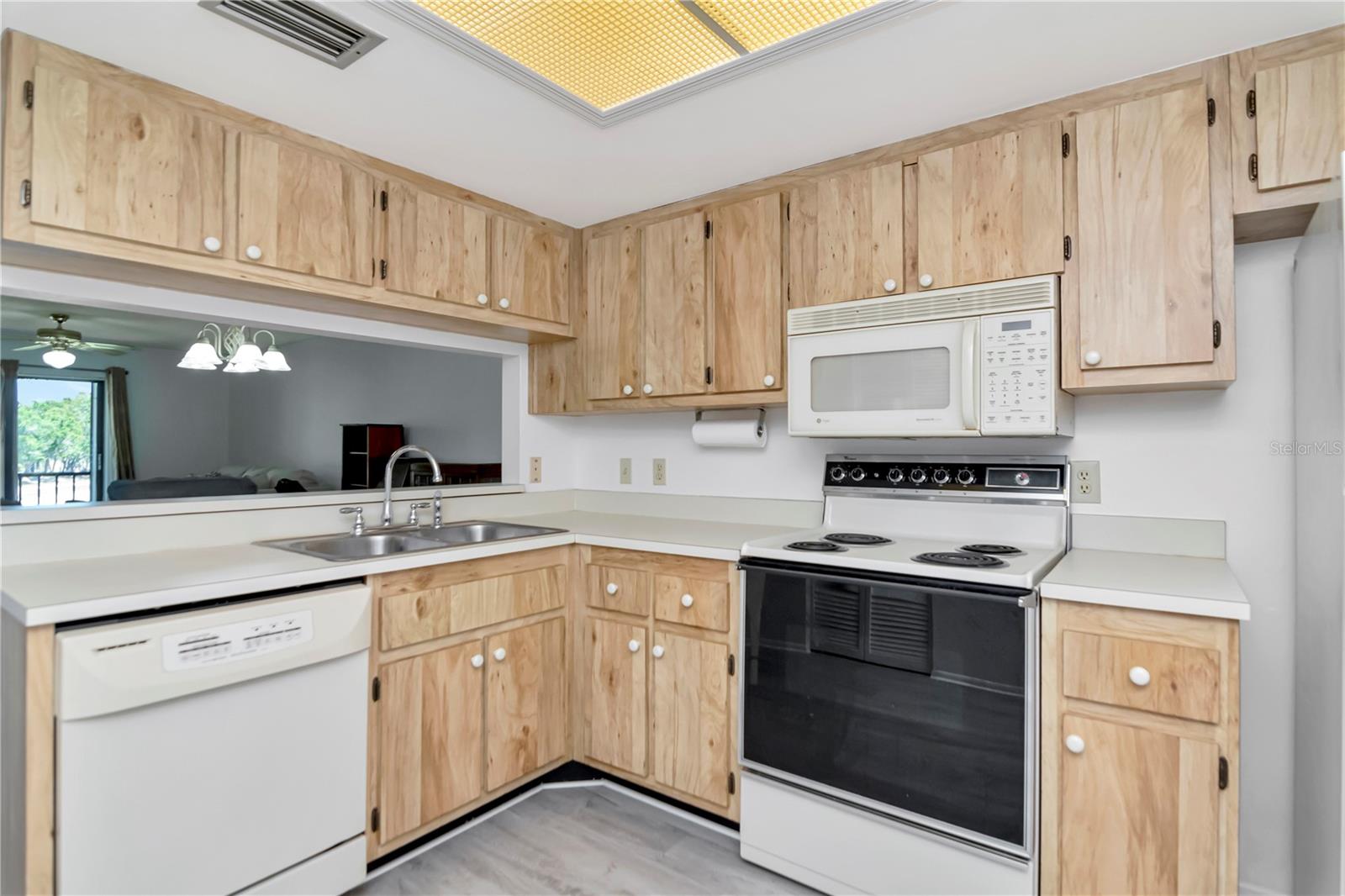 112 W CYPRESS CT