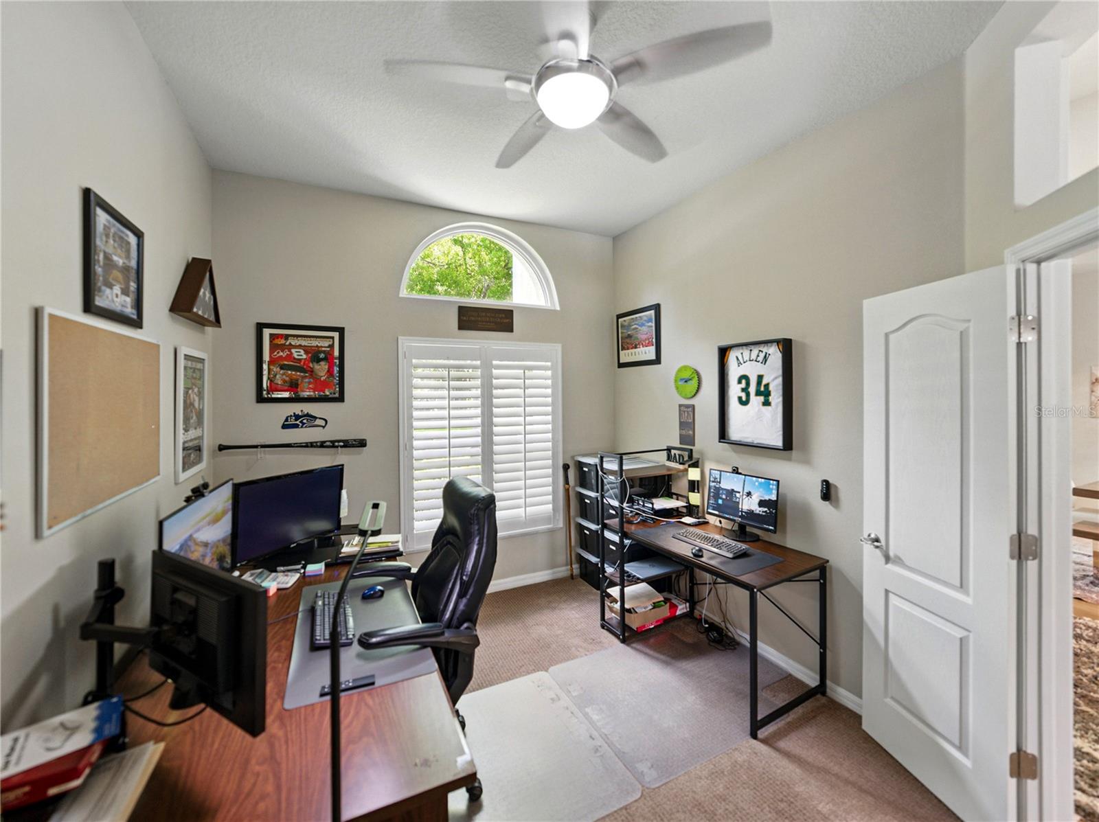 3909 VALRICO GROVE DR