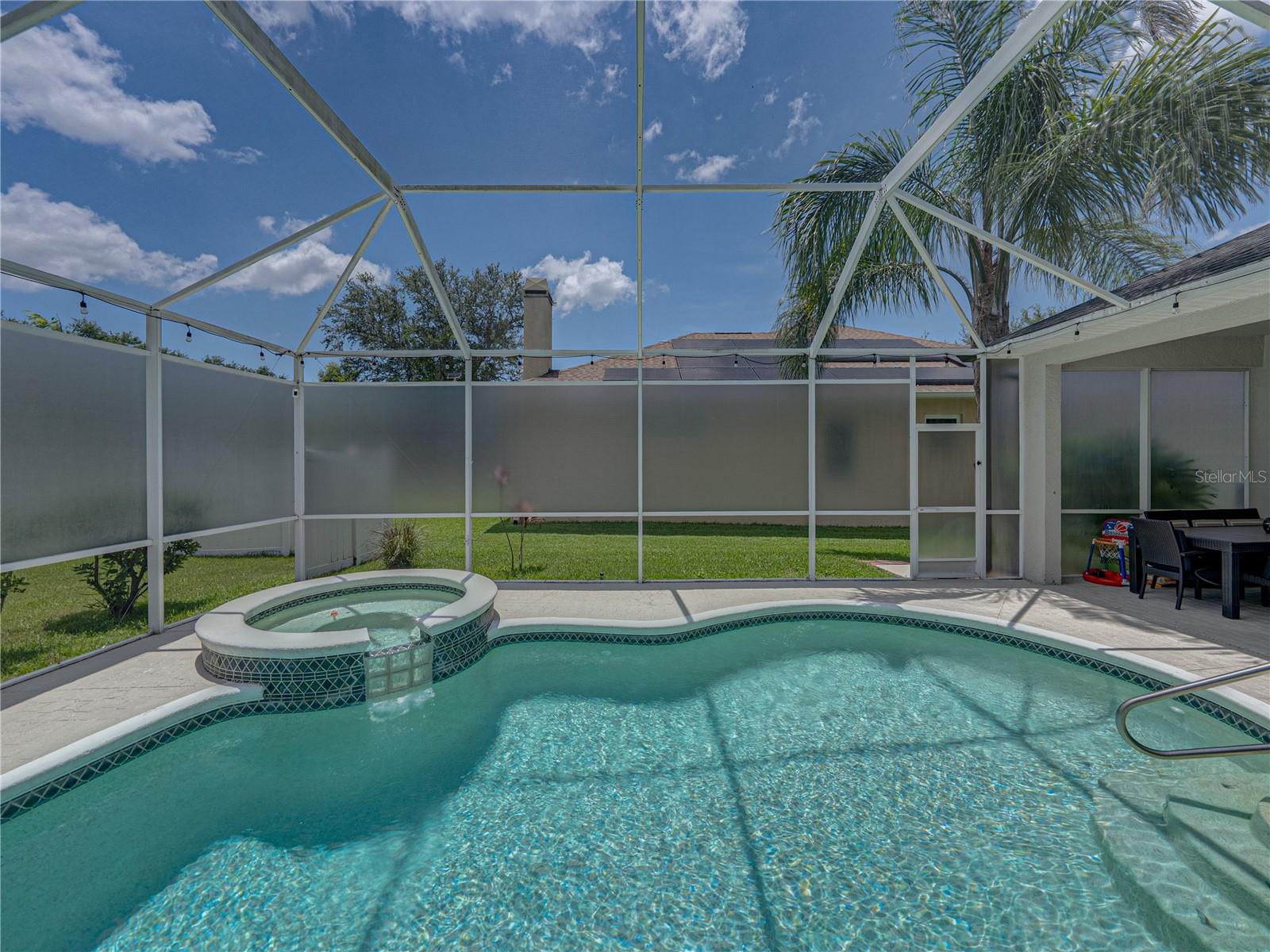 3909 VALRICO GROVE DR