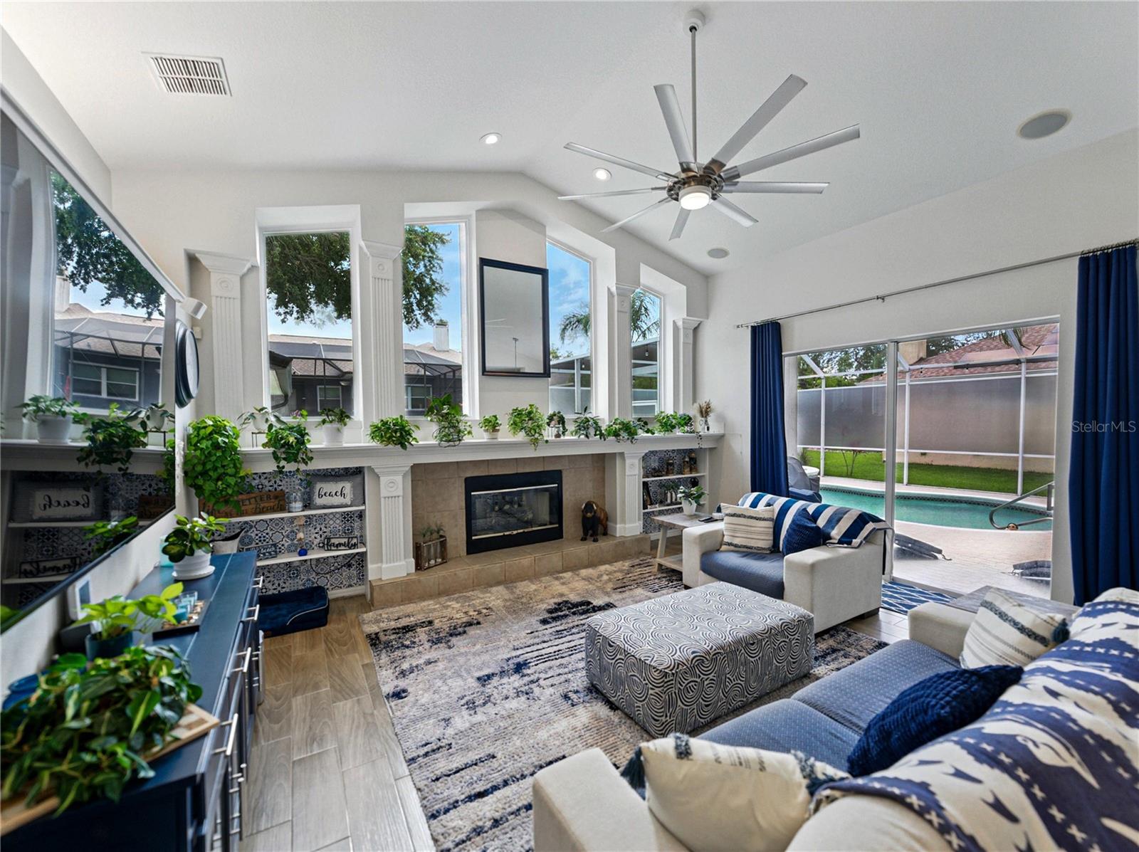 3909 VALRICO GROVE DR