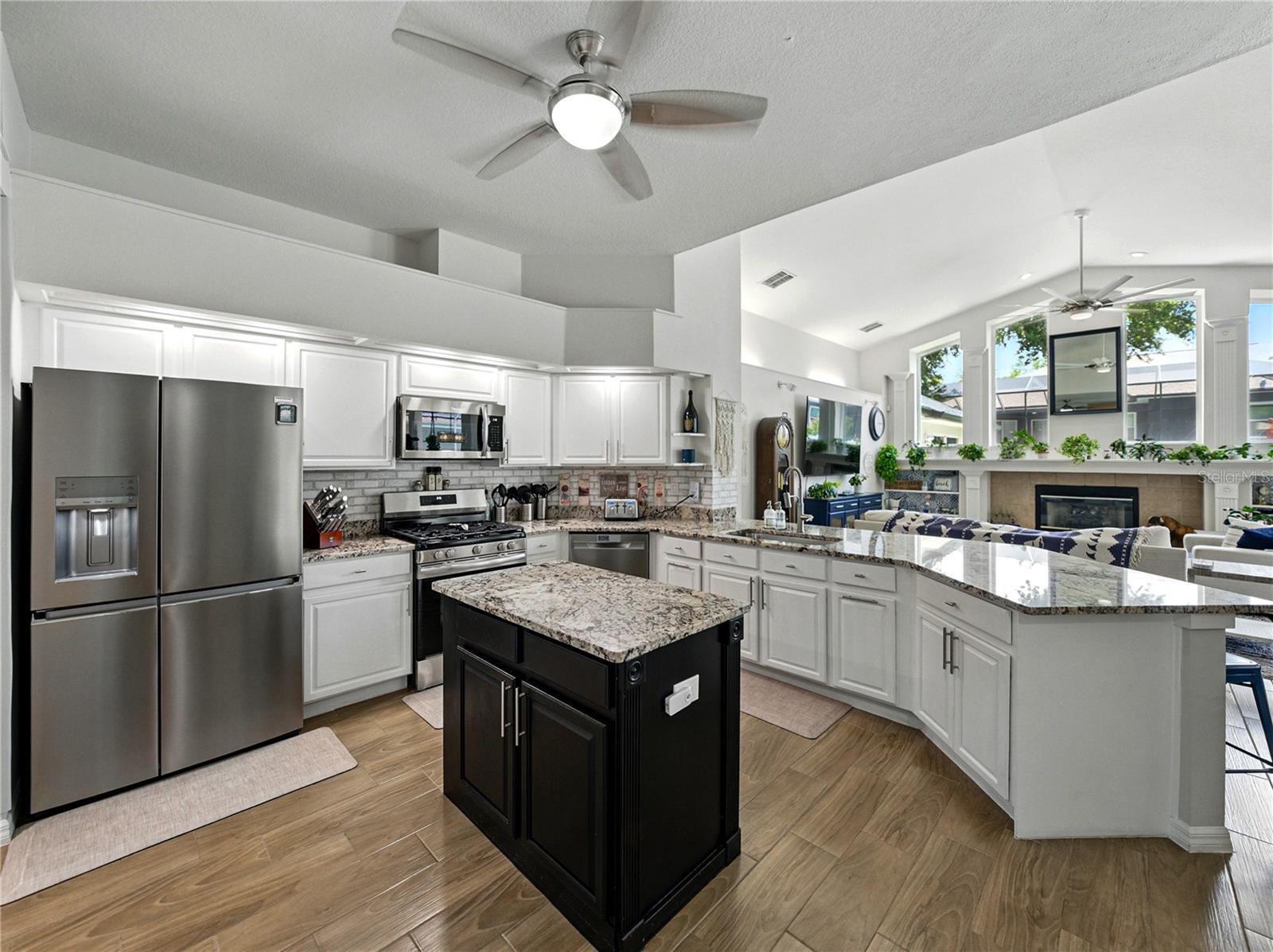 3909 VALRICO GROVE DR