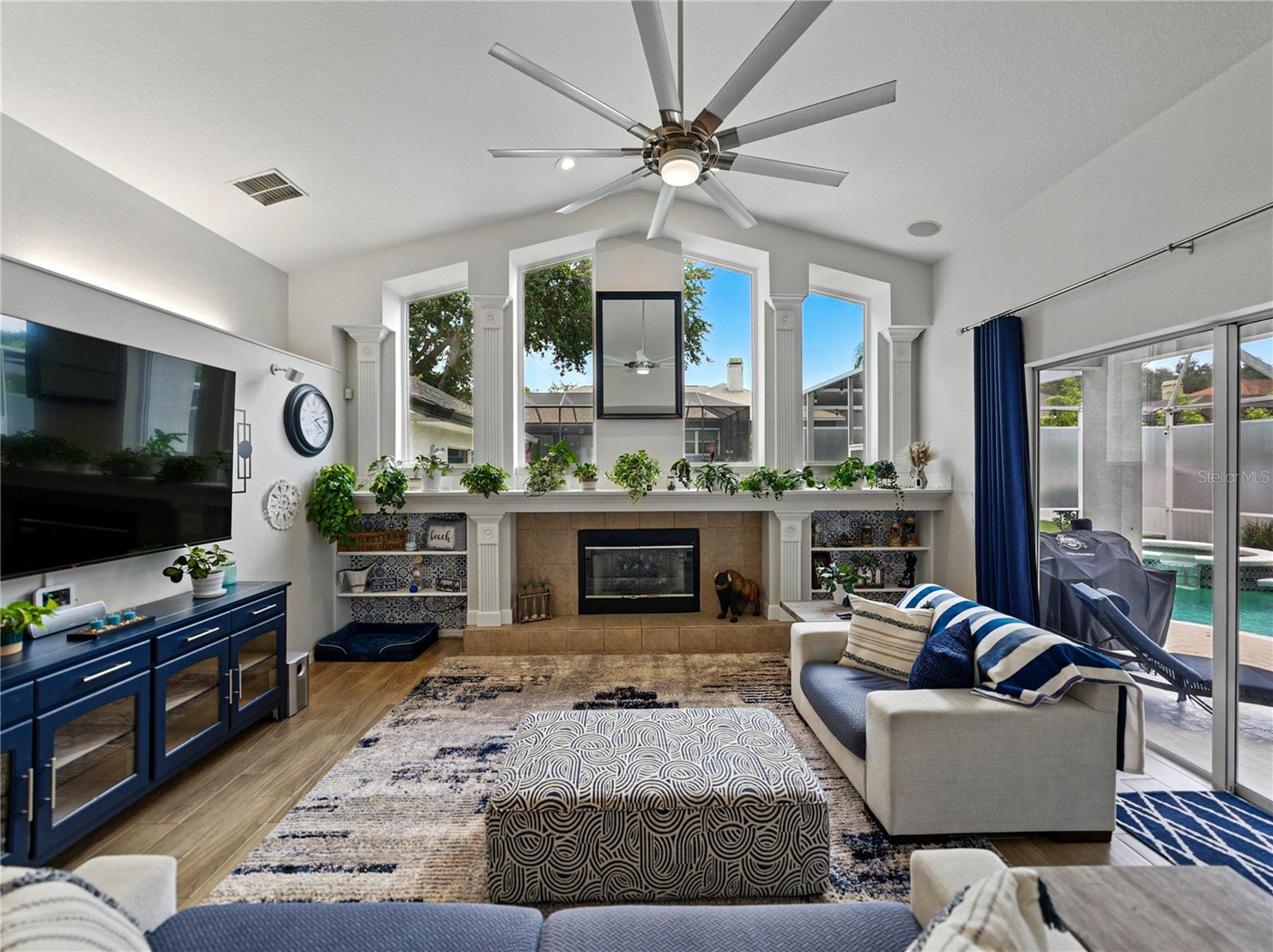 3909 VALRICO GROVE DR