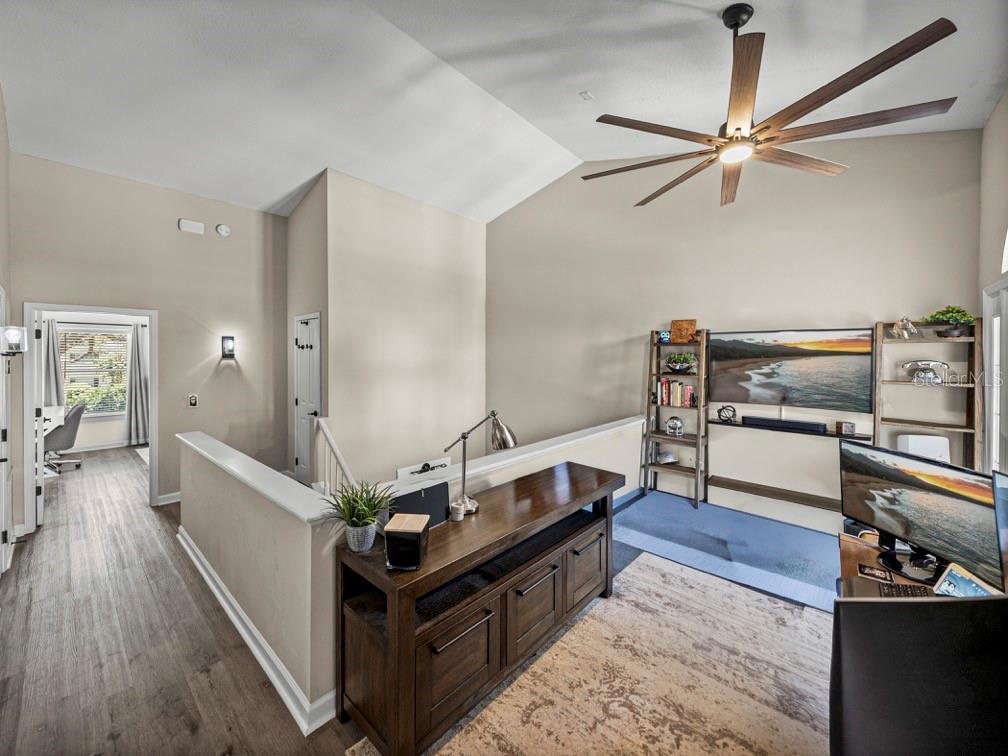 2525 W MARYLAND AVE #B