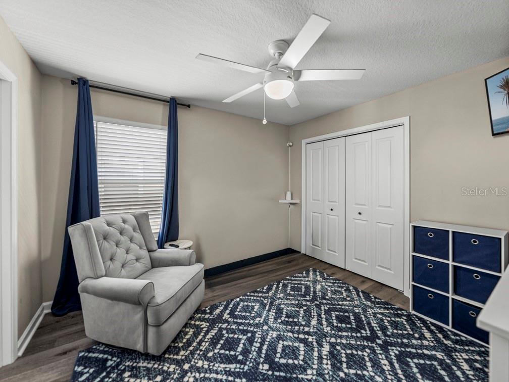 2525 W MARYLAND AVE #B