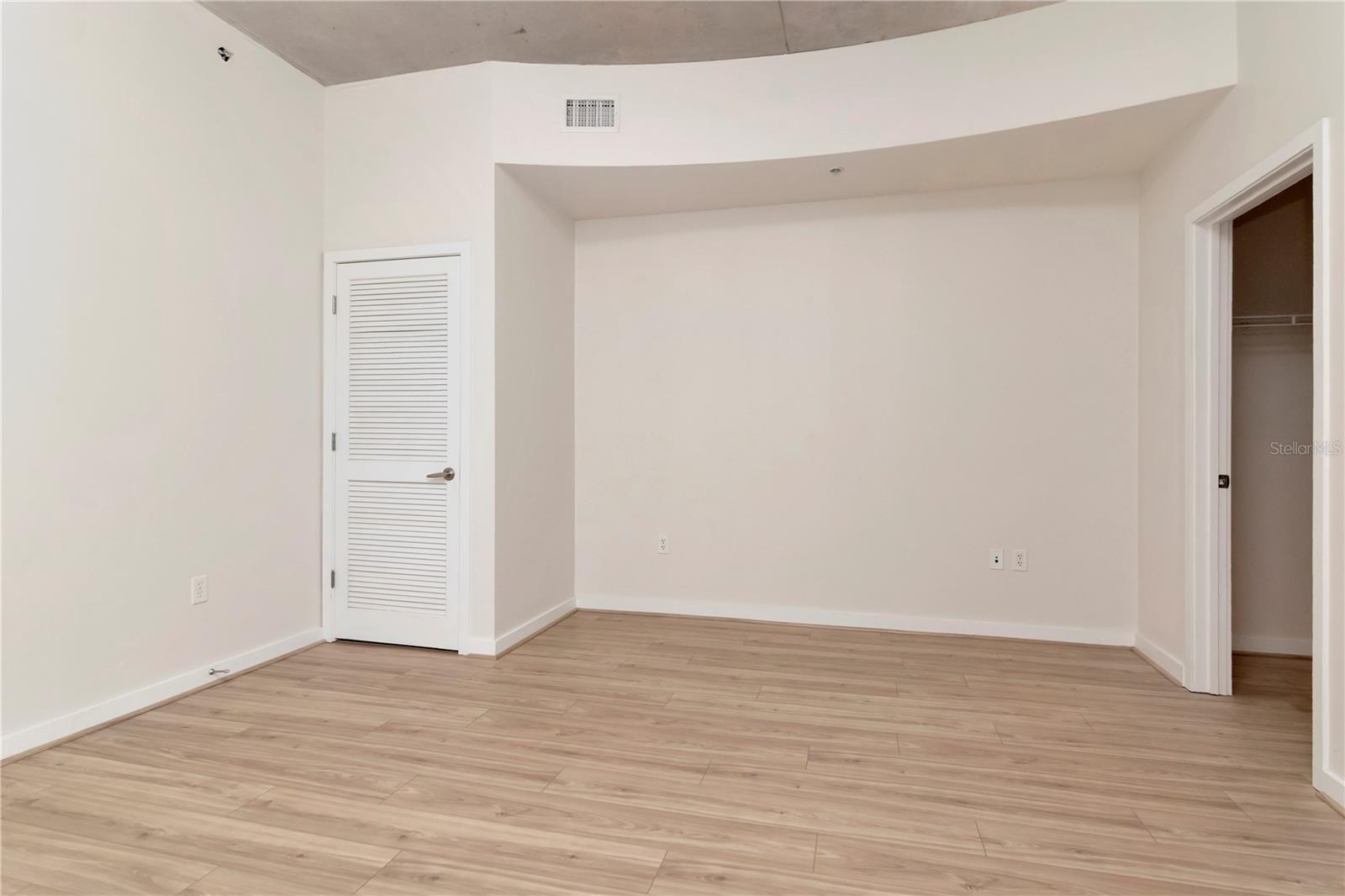 777 N ASHLEY DR #2009